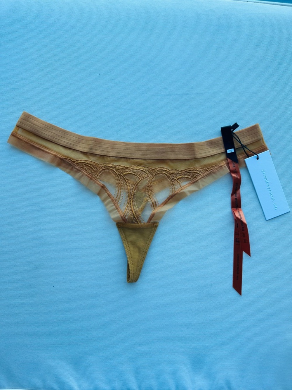 NWT Underargument Thong